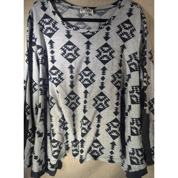 Kate & Mallory Designs Tribal Gray top size XL - Picture 1 of 7